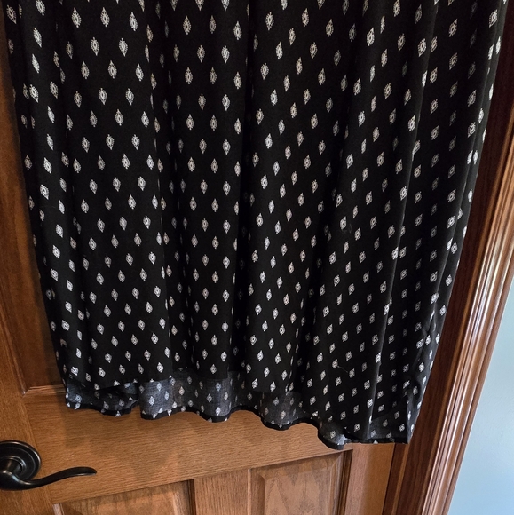 Old Navy Women's size XL Dress, Lightweight, Perfect Shape, Never Worn, Rayon - Picture 2 of 7